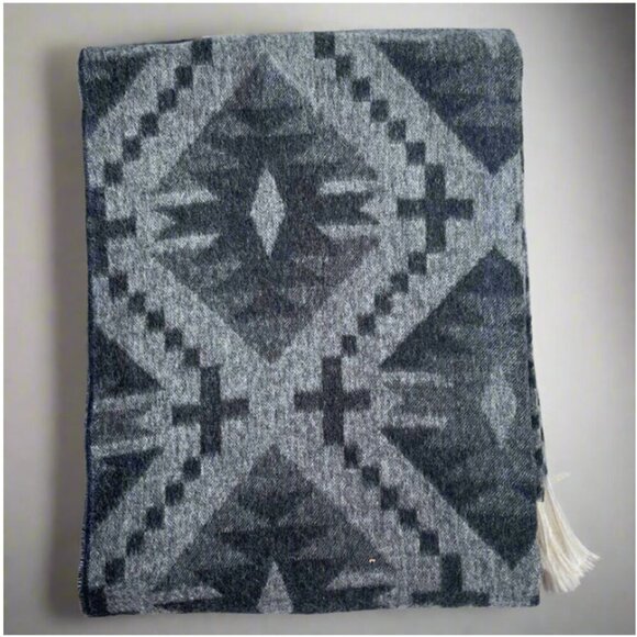 ARTZNL 100% Baby Alpaca Throw Blanket Black Diamond Large Luxury Soft All Season - Picture 7 of 8